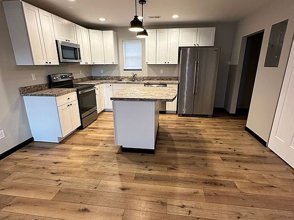 2nd image of 625 Simpson Ave APT 1