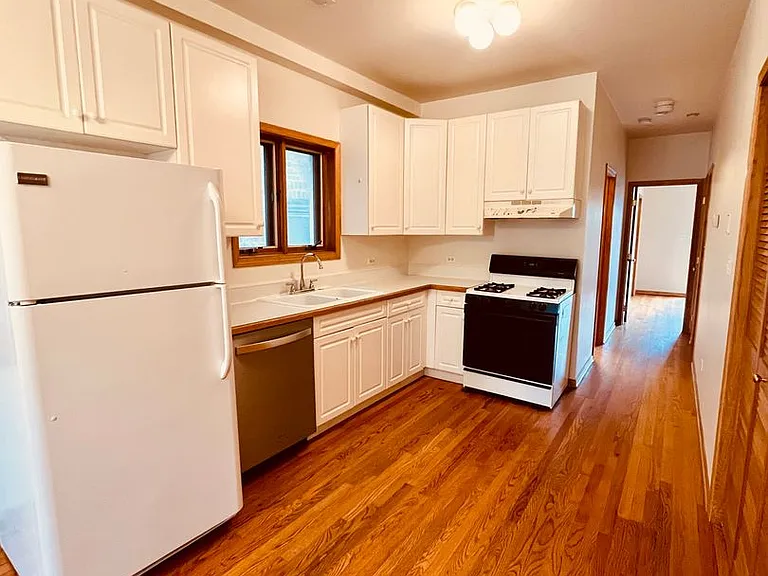 1336 W Huron St — Photo 17