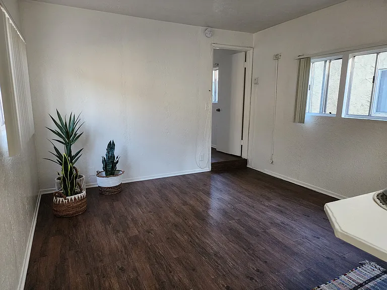 2305 Lemon Ave — Photo 6