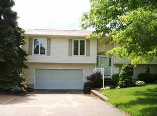 360 Eric Ln, Wadsworth, OH 44281