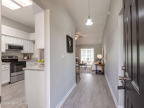 5th image of 9062 PROSPERITY LAKE Drive