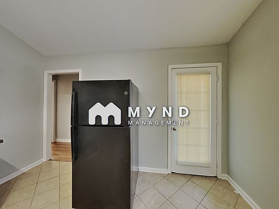3rd image of 2523 Boxford Ln