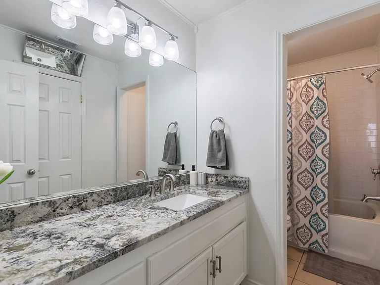 8073 Bonnie Cir — Photo 16