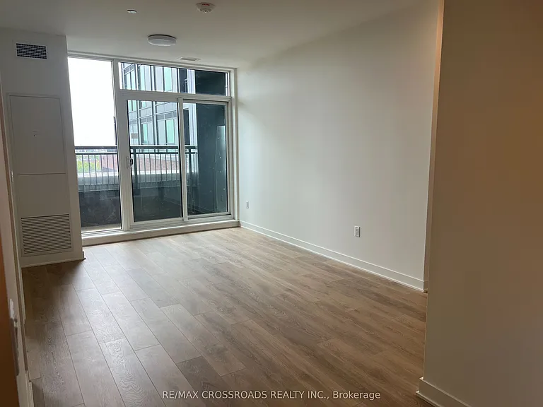 1185 Dupont St #801 — Photo 4