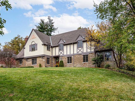 4th image of 208 Hillcrest Dr
