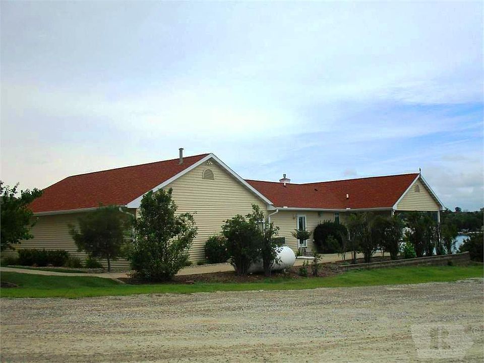2nd image of 105 Marina Dr