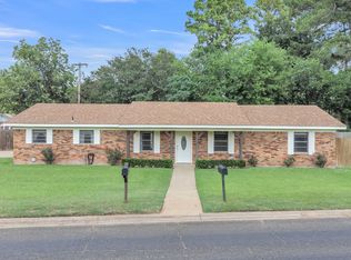 2312 W Gay Ave, Gladewater, TX 75647