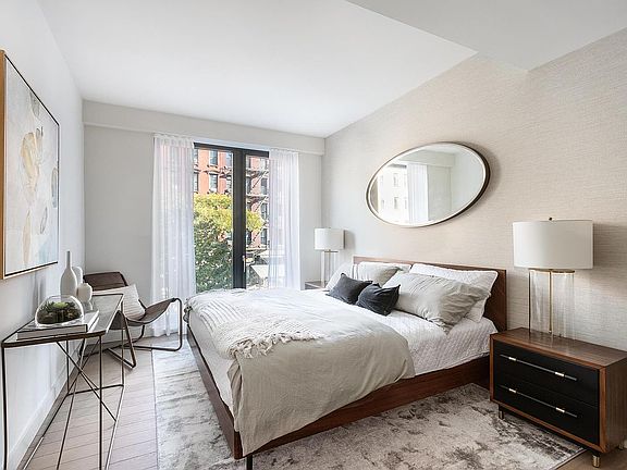 4th image of 500 W 45th St Unit 222
