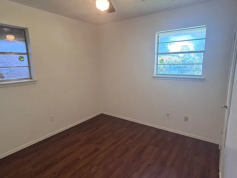 1052 NW 7th Pl — Photo 6