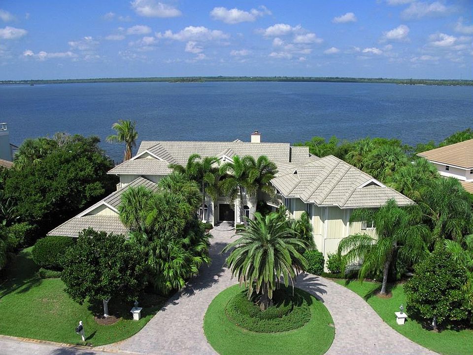1st image of 255 Riverway Dr