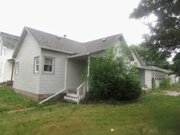 219 S Pine St, Creston, IA 50801