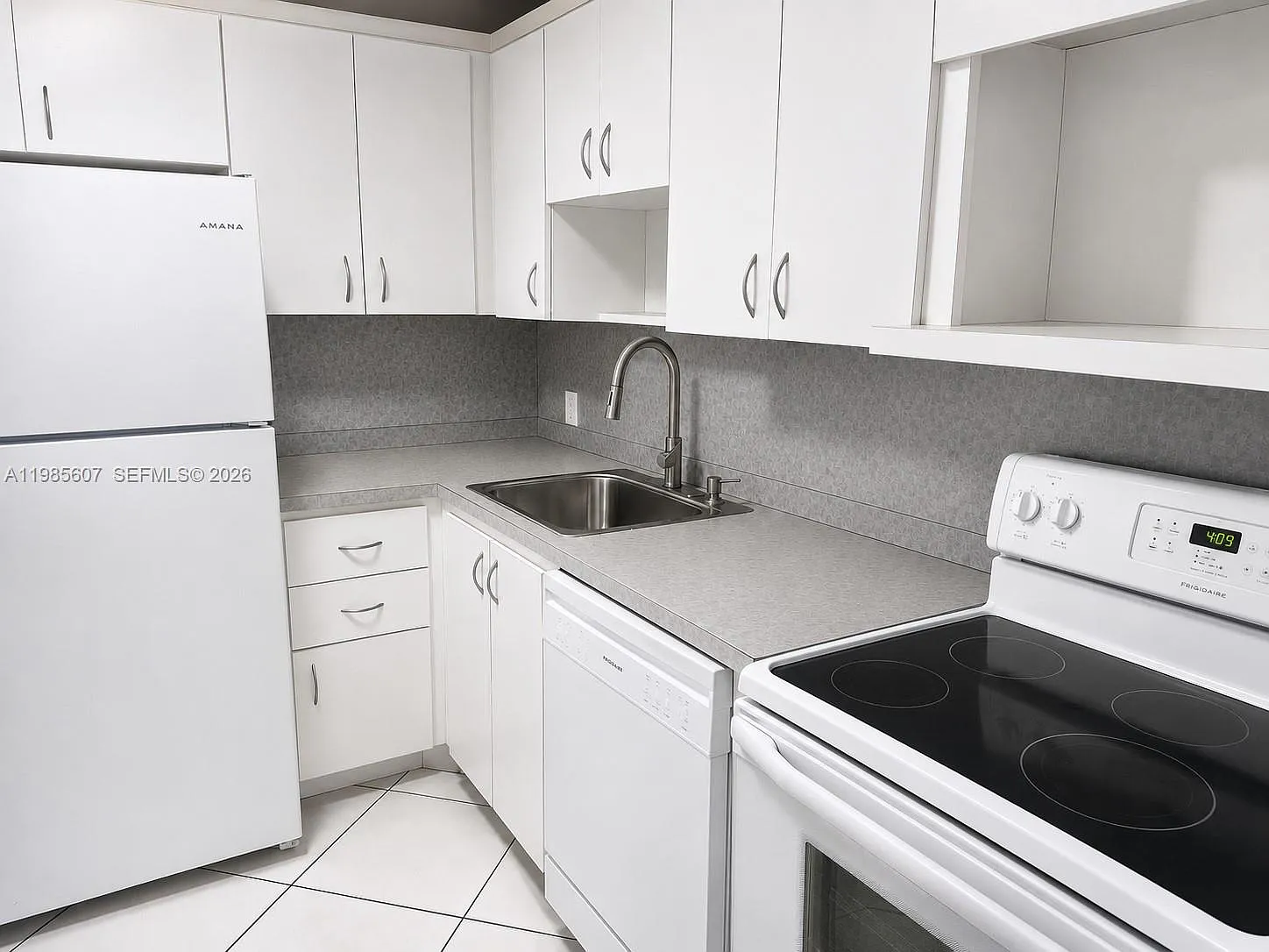 Aventura Eldorado Condo — Photo 2