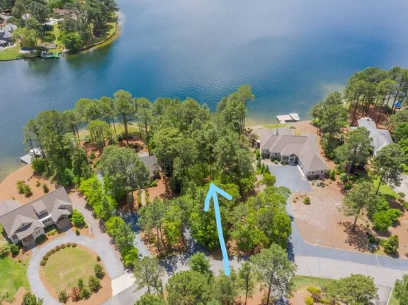 121 Owens Cir, West End, NC 27376