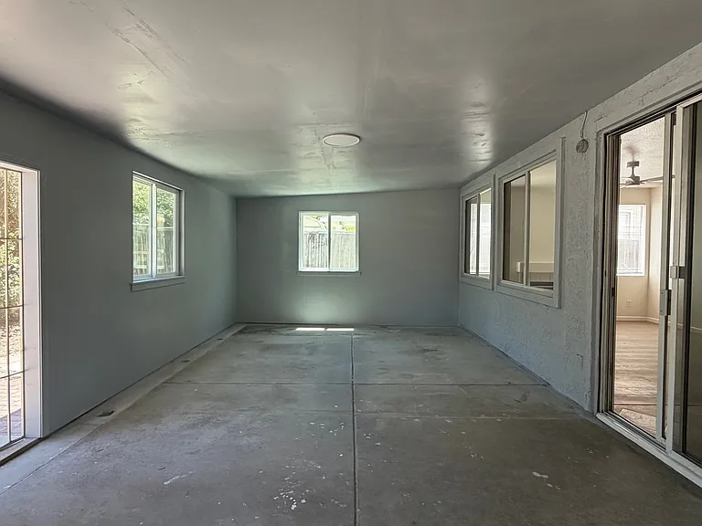 2336 Woodhill Dr — Photo 15