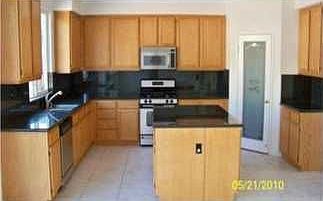 4th image of 15402 La Casa Dr