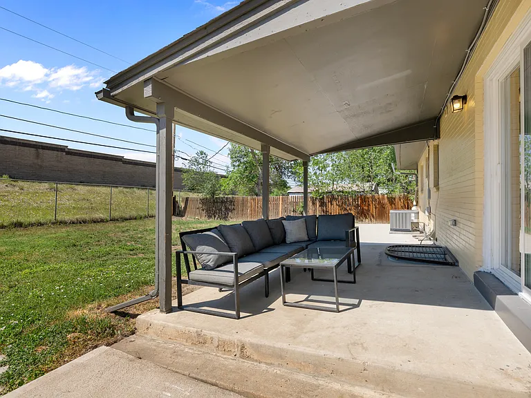 2203 Beech Ct — Photo 6
