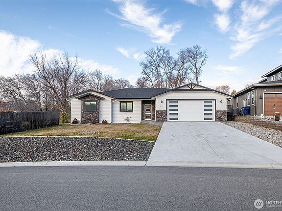 5th image of 271 NW Chinook Way