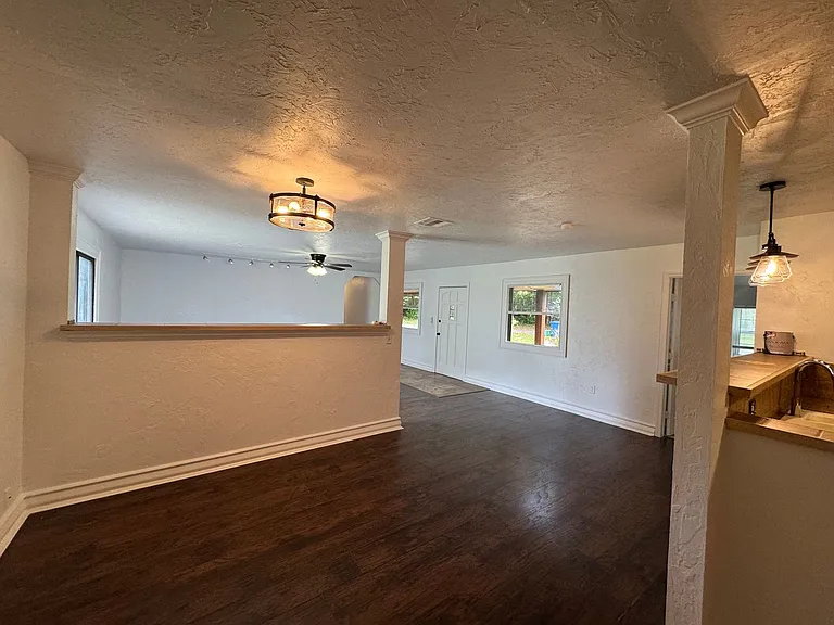 715 E Plymouth Ave — Photo 5