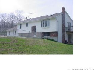 14 Ekonk Hill Rd, Moosup, CT 06354
