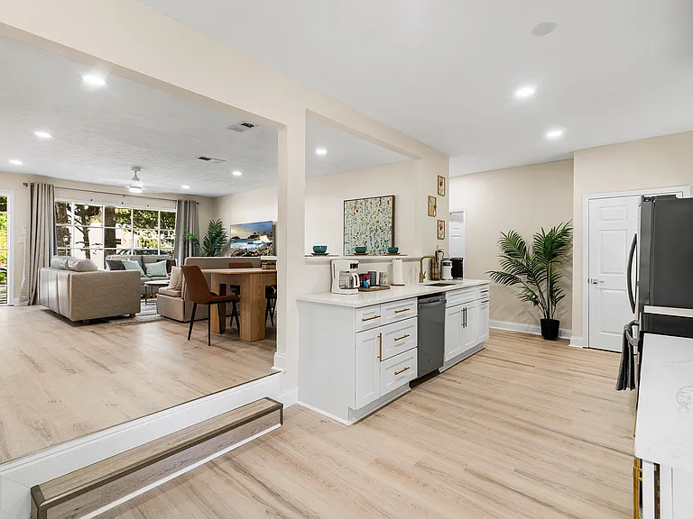 5315 Shore Dr — Photo 11