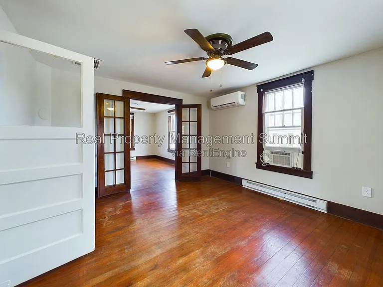 2408 Poplar St — Photo 5