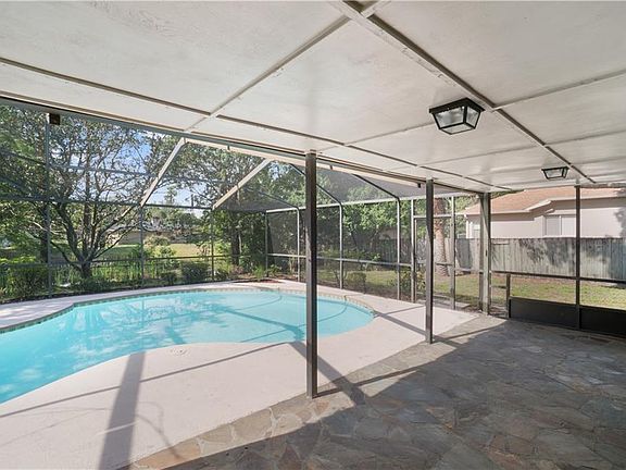 4th image of 22432 Shoreside Dr