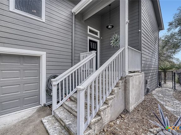 4th image of 18523 Staghorn Dr