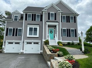 9 Pond View Ln, Beverly, MA 01915