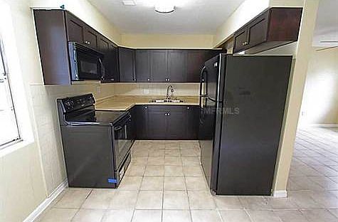 4th image of 1004 E Graves Ave