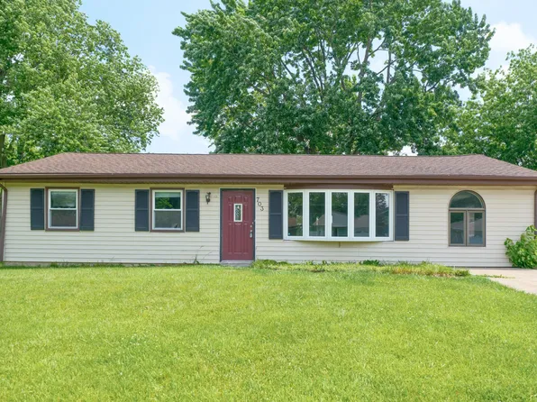 703 Dearborn Rd, Valparaiso, IN 46385