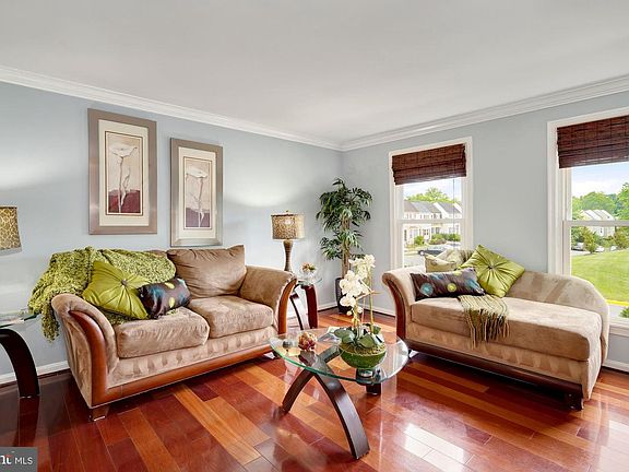 3rd image of 6406 Birchleigh Cir