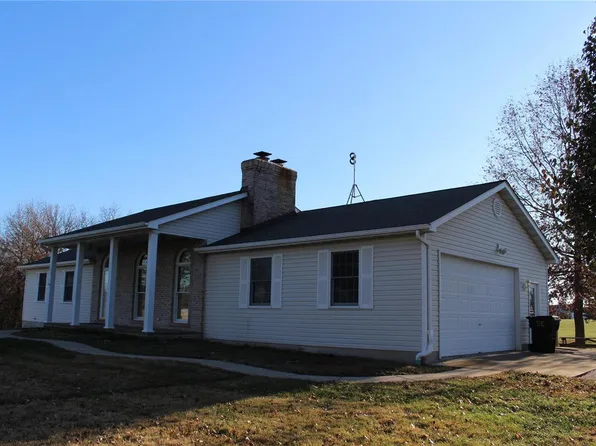 105 Daniel Boone Trl, Winfield, MO 63389