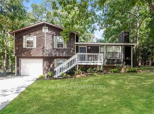 60 Hearthstone Dr E, Newnan, GA 30263