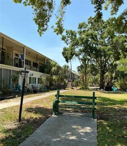 4051 58th St N APT 241C, Kenneth City, FL, 33709