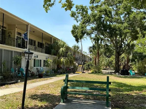 4051 58th St N APT 241C, Kenneth City, FL 33709