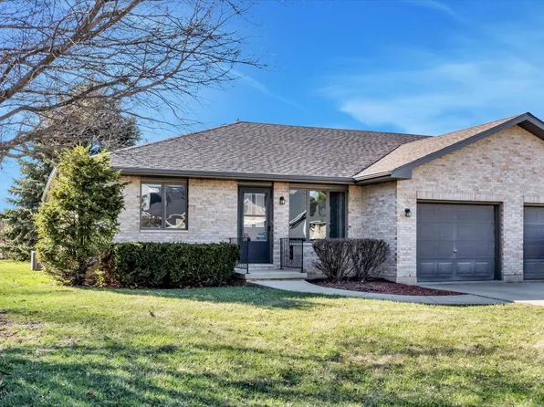 1343 Cannonball Trl, Yorkville, IL 60560