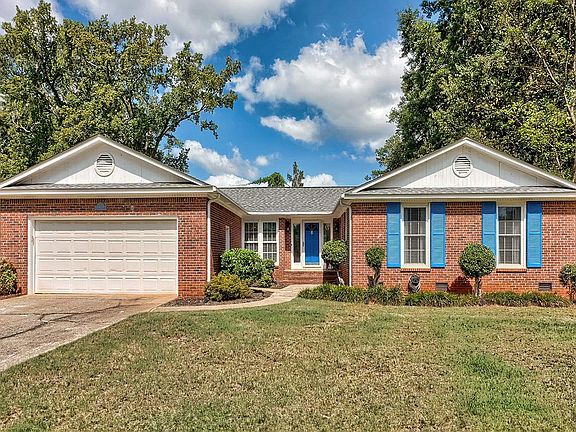 2nd image of 125 Garmony Cir