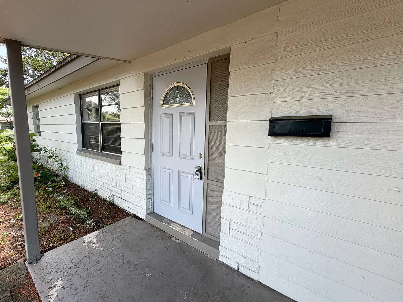 3 bed, 2.0 bath, 1100 sqft, $1,500 — Photo 2