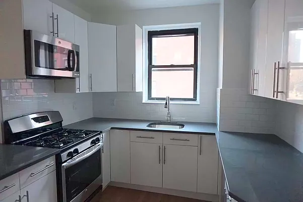 Rented by M.Woods & Associates | media 2