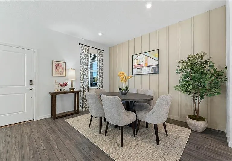 628 Devon Aly — Photo 4