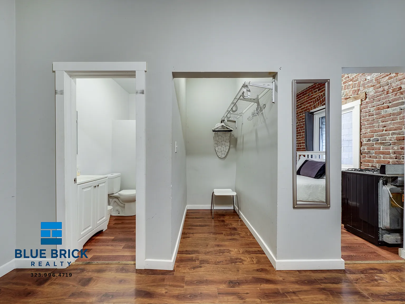 Downtown Life Made Easy Bright Fully Furnished Studio — Photo 4