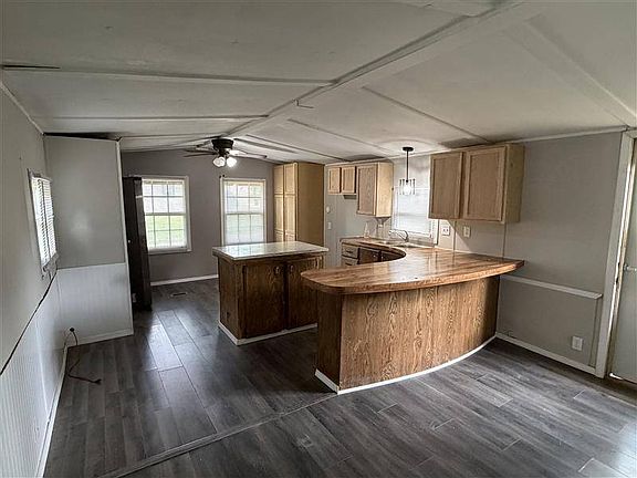 3rd image of 305 Avenue C #77