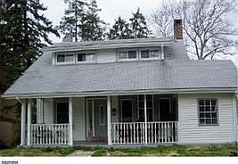 2nd image of 324 McKinley Ave