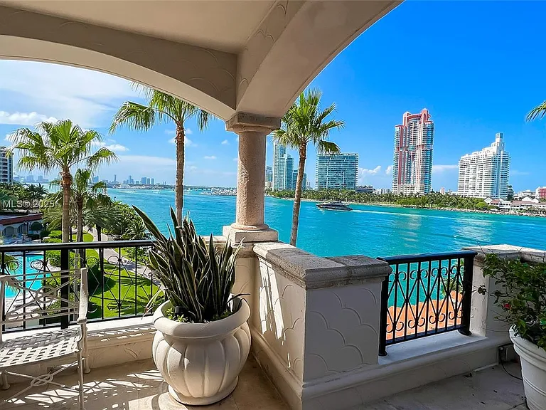 7241 Fisher Island Dr #7241 — Photo 4