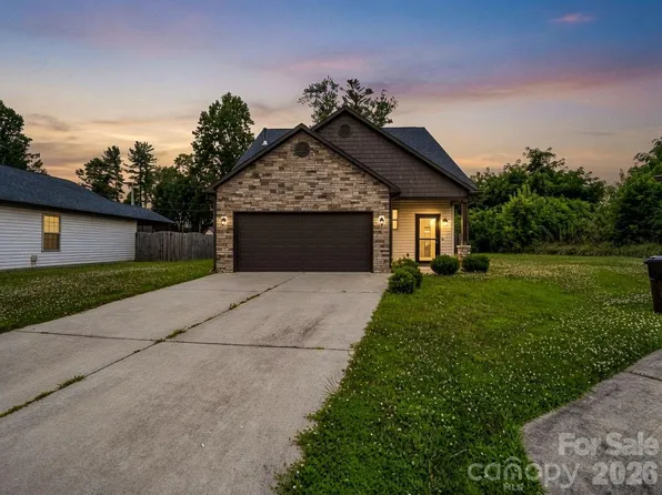 198 N River Rd, Fletcher, NC 28732