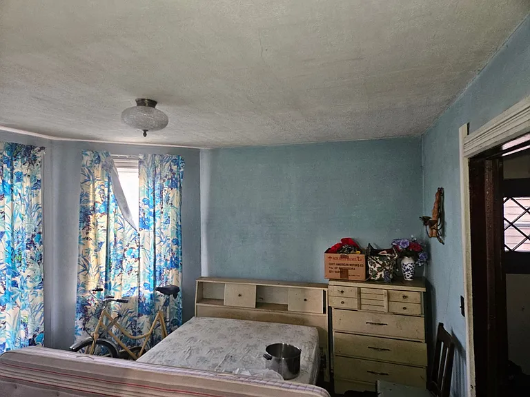 2424 Broadway St — Photo 21