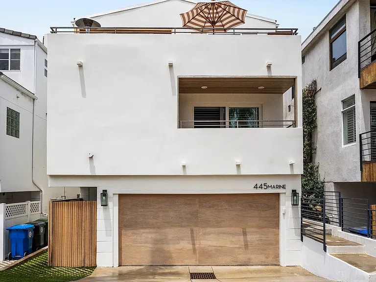 445 Marine Ave — Photo 3