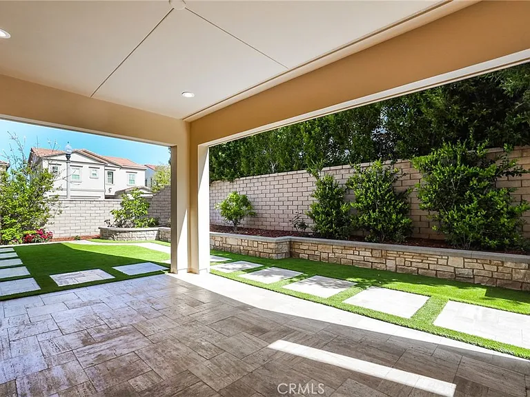 10 Verna — Photo 23