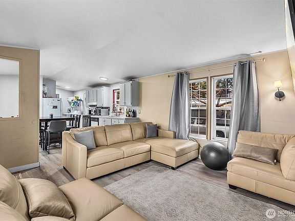 4th image of 10716 16th Avenue Ct S #21