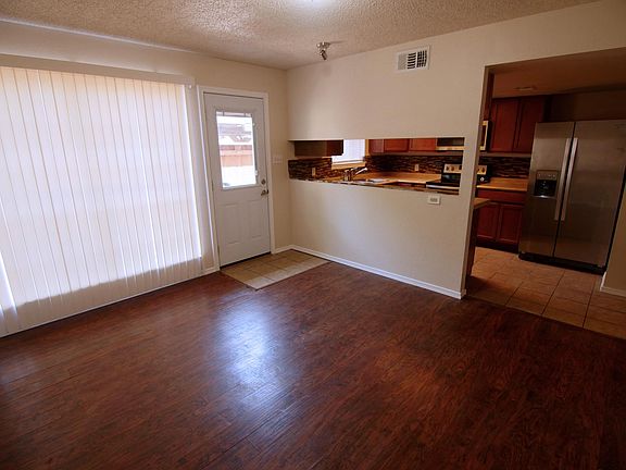 4th image of 2423 N Graham Dr